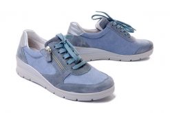 COMFORTABEL 950334-51 sky, półbuty damskie. Niebieskie półbuty wsuwane Comfortabel, bez wzorów, ze skóry, bez obcasa, na koturnie. Za 286.93 zł.