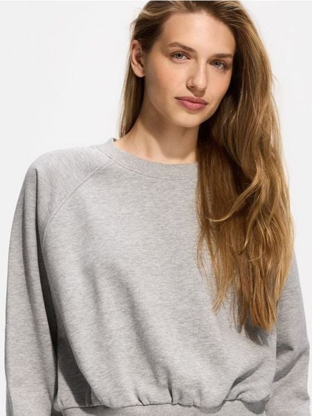 Gładka bluza - jasnoszary. Szare bluzy Reserved, l, bez wzorów, z bawełny, bez ramiączek, bez kaptura. Za 69.99 zł.