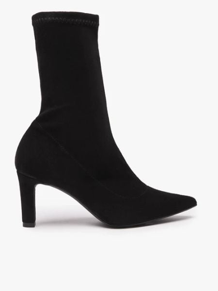 Czarne elastyczne botki na szpilce. Czarne botki Ryłko, bez wzorów, z gumy, eleganckie, bez obcasa, na szpilce, bez zapięcia. Za 429.99 zł.