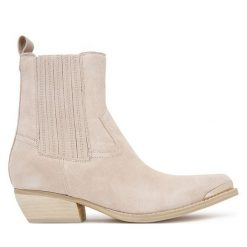 Kowbojki Guess. Brązowe botki Guess, z aplikacjami, bez obcasa, na słupku, bez zapięcia. Za 839.99 zł.
