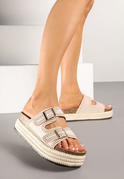 Beżowe Klapki z Regulowanymi Paskami na Grubej Podeszwie z Plecionką Udiriva. Brązowe klapki Renee, w ażurowe wzory, z jeansu, boho, bez obcasa, na płaskiej podeszwie, bez zapięcia. Za 109.99 zł.