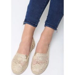 Złote Espadryle Love Me. Espadryle marki Born2be. Za 24.99 zł.