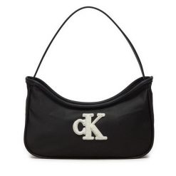 Torebka Calvin Klein Jeans. Czarne torebki klasyczne Calvin Klein Jeans, bez wzorów, z jeansu, klasyczne, bez dodatków. Za 239.99 zł.