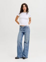 JJXX Dżinsy - Comfort fit - w kolorze błękitnym rozmiar: W26/L30. Niebieskie jeansy JJXX, l, z aplikacjami, ze skóry, klasyczne. Za 130.99 zł.