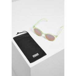 Okulary przeciwsłoneczne Urban Classics 108 uc. Czarne okulary przeciwsłoneczne Urban Classics, bez wzorów. Za 73.00 zł.
