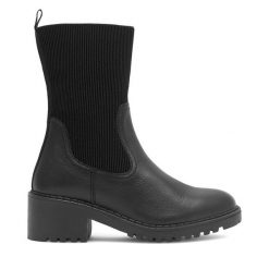 Botki Lasocki. Czarne botki Lasocki, bez wzorów, bez obcasa, na słupku, bez zapięcia. Za 139.99 zł.