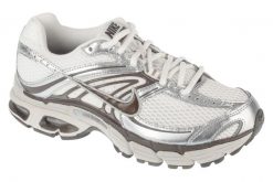 Buty sportowe Sneakersy damskie, Air Max Moto 2K. Białe buty treningowe Nike, bez wzorów, z materiału, przed kostkę, bez zapięcia, trekkingowe, nike air max. Za 519.99 zł.