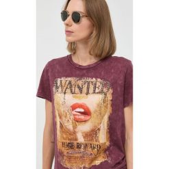 Guess t-shirt damski kolor bordowy. Czerwone t-shirty Guess, z aplikacjami, z włókna, bez kołnierzyka, bez ramiączek. Za 259.99 zł.