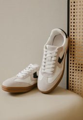Beżowe Skórzane Sneakersy Tenisówki z Geometrycznym Wzorem Mirathe. Brązowe trampki Born2be, bez wzorów, biznesowe, bez zapięcia. W wyprzedaży za 144.49 zł.