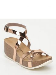 BACKSUN Sandały w kolorze różowozłotym na koturnie rozmiar: 39. Różowe sandały Backsun, bez wzorów, z otwartym noskiem, bez obcasa, na koturnie, bez zapięcia. Za 152.99 zł.