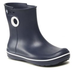 Kalosze Crocs. Niebieskie kalosze Crocs, bez wzorów, bez zapięcia. Za 99.99 zł.
