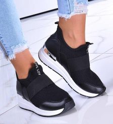 Czarne trampki sneakersy na koturnie /G1-3 11284 T396/ 41. Czarne trampki NoName, bez wzorów, bez zapięcia. Za 79.90 zł.