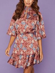 Milan Kiss Sukienka w kolorze brązowo-niebieskim ze wzorem rozmiar: L. Brązowe sukienki Milan Kiss, l, bez wzorów, bez kołnierzyka, bez ramiączek, mini. Za 105.63 zł.