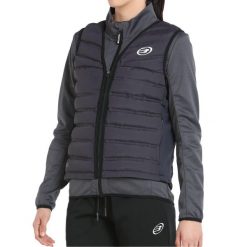 Anorack Parka Bullpadel Noia Woman. Czarne kurtki przeciwdeszczowe bullpadel, bez wzorów, bez kaptura. W wyprzedaży za 493.25 zł.