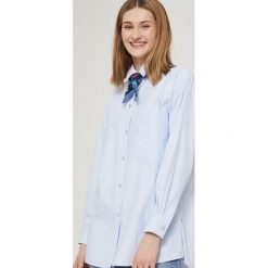 Medicine koszula damska regular z kołnierzykiem klasycznym. Niebieskie koszule MEDICINE, l, bez wzorów, z tkaniny, klasyczne, bez kołnierzyka, bez ramiączek. Za 119.90 zł.