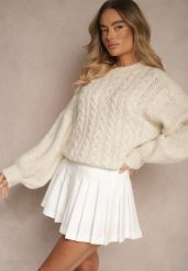 Jasnobeżowy Sweter z Wełną o Eleganckim Warkoczowym Splotem Makkaria. Brązowe swetry Renee, na jesień, z aplikacjami, z jeansu, eleganckie, bez ramiączek. W wyprzedaży za 127.99 zł.