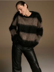 Sweter z moherem - wielobarwny. Swetry Reserved, l, bez wzorów, z dzianiny, bez ramiączek. Za 359.99 zł.