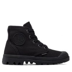 Trapery Palladium. Czarne traperki Palladium, bez wzorów, bez obcasa, bez zapięcia. Za 259.99 zł.