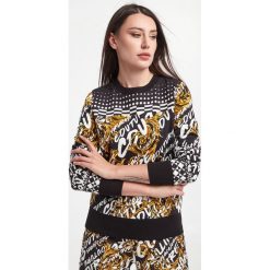 Bluza dresowa damska VERSACE JEANS COUTURE. Bluzy Versace Jeans Couture, m, bez wzorów, z dresówki, bez kaptura. W wyprzedaży za 1,013.67 zł.
