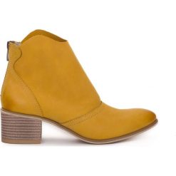 Botki kwobojki na 5 cm klocku - skóra naturalna - model 483 - kolor żółty. Żółte botki Zapato, bez wzorów, z jeansu, biznesowe, bez obcasa, na obcasie, bez zapięcia. Za 419.00 zł.