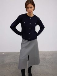 BGN Kardigan w kolorze granatowym rozmiar: 40. Niebieskie swetry BGN, bez wzorów, bez ramiączek. Za 144.24 zł.