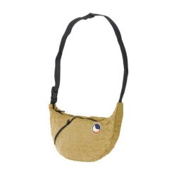 Saszetka na ramię Ticket To The Moon Upcycled Sling. Żółte nerki i saszetki TICKET TO THE MOON, bez wzorów, bez dodatków. Za 144.00 zł.