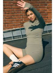 Rethinkit Koszulka funkcyjna "True to body" w kolorze zielonym rozmiar: L. Zielone t-shirty sportowe Rethinkit, l, bez wzorów, z materiału, bez ramiączek, outdoorowe. Za 144.92 zł.