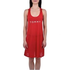 Tommy Hilfiger Tommy Short Tank Dress Dress Tee Tango Red UW0UW01730 -611 (rozmiar S). Czerwone spódnice Tommy Hilfiger, s, bez wzorów. W wyprzedaży za 175.00 zł.