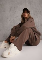 Brązowy Prążkowany Komplet Dresowy Spodnie o Szerokim Kroju i Bluza z Kapturem Rerih. Brązowe bluzy z kapturem Renee, l, bez wzorów, z dresówki, z kapturem. Za 169.99 zł.