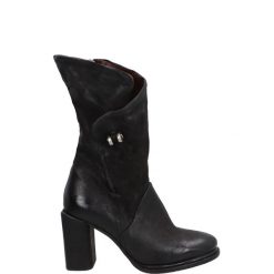 BOTKI Z DEKORACYJNYM OBCASEM A21208 NERO. Botki Venezia, bez wzorów, ze skóry, bez obcasa, bez zapięcia. Za 559.00 zł.