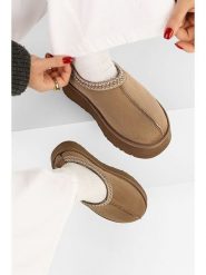 Trendyol Botki w kolorze jasnobrązowym rozmiar: 38. Brązowe botki Trendyol, bez wzorów, z materiału, bez obcasa, na platformie, bez zapięcia. Za 134.85 zł.