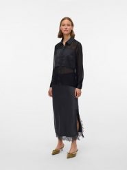 Vero Moda Bluzka w kolorze czarnym rozmiar: XL. Czarne bluzki Vero Moda, s, bez wzorów, z materiału, bez kołnierzyka, bez ramiączek. Za 113.99 zł.