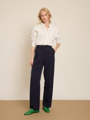 BGN Spodnie w kolorze granatowym rozmiar: 36. Niebieskie spodnie materiałowe BGN, bez wzorów, z materiału. Za 121.99 zł.