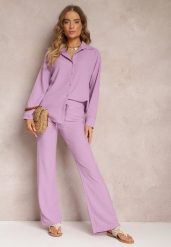 Fioletowy 2-częściowy Komplet z Koszulą i Spodniami Zdobionymi Delikatnym Tłoczeniem Jaila. Fioletowe koszule Renee, z aplikacjami, z tkaniny, bez kołnierzyka, bez ramiączek. Za 179.99 zł.