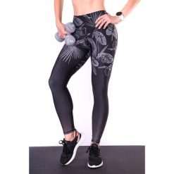 Legginsy z wysokim stanem na siłownię damskie 2skin OMBRE JUNGLE BLACK. Czarne legginsy 2SkIN, bez wzorów, z elastanu, sportowe. Za 69.99 zł.