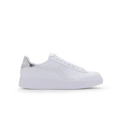 Trampki damskie DIADORA STEP P FIREFLY. Białe trampki Diadora, bez wzorów, bez zapięcia. Za 119.99 zł.