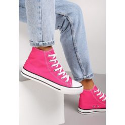 Fuksjowe Trampki Echimene. Czerwone trampki Renee, bez wzorów, z gumy, klasyczne, za kostkę, bez zapięcia. W wyprzedaży za 71.99 zł.