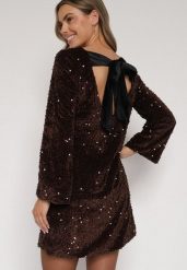 Brązowa Cekinowa Sukienka z Odkrytymi Plecami i Wiązaniem Diadina. Brązowe sukienki Born2be, na imprezę, z aplikacjami, z elastanu, eleganckie, bez kołnierzyka, bez ramiączek. Za 169.99 zł.