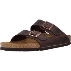Klapki Birkenstock Arizona. Brązowe klapki Birkenstock, bez wzorów, z materiału, bez obcasa, bez zapięcia. Za 399.00 zł.