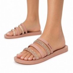 Klapki damskie Ipanema 83707 CHIC SLIDE FEM. Czerwone klapki Ipanema, bez wzorów, z materiału, eleganckie, bez obcasa, bez zapięcia. Za 69.00 zł.