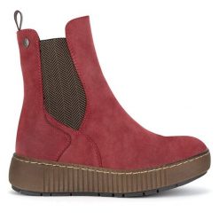 Botki Go Soft. Czerwone botki GO SOFT, bez wzorów, bez obcasa, na płaskiej podeszwie, bez zapięcia. Za 143.99 zł.
