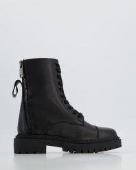 CZARNE BOTKI 17120B BLACK. Czarne botki Venezia, bez wzorów, ze skóry, bez obcasa, bez zapięcia. Za 299.00 zł.