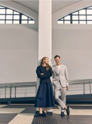 Marynarka z domieszką wiskozy - czarny. Czarne marynarki i żakiety Reserved, l, bez wzorów, z tkaniny, bez ramiączek. W wyprzedaży za 139.99 zł.