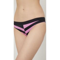 Puma figi kąpielowe 935512 kolor różowy. Czerwone bikini Puma, bez wzorów, ze skóry. Za 99.99 zł.