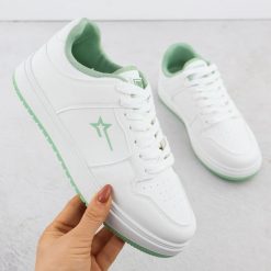 Półbuty sportowe damskie białe Big Star RR274A246. Białe buty sportowe lifestyle BIG STAR, bez wzorów, ze skóry ekologicznej, retro, bez zapięcia. Za 94.50 zł.