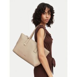 Torebka Furla. Brązowe shopper bag Furla, bez wzorów, bez dodatków. Za 1,529.00 zł.