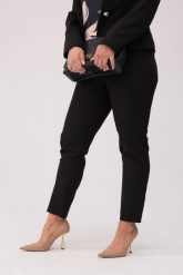 Eleganckie czarne biznesowe spodnie Amelia PLUS SIZE XXL OVERSIZE WIOSNA. Czarne spodnie materiałowe Moda Size Plus Iwanek, bez wzorów, z elastanu, biznesowe, z podwyższonym stanem, krótkie. W wyprzedaży za 99.90 zł.