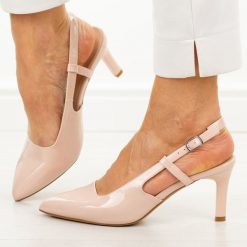 Różowe lakierowane sandały damskie na szpilce Sergio Leone Sk157. Czerwone sandały Sergio Leone, bez wzorów, z lakierowanej skóry, eleganckie, bez obcasa, na szpilce, bez zapięcia. Za 179.00 zł.