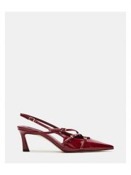 Steve Madden Czółenka w kolorze czerwonym rozmiar: 41. Czerwone czółenka Steve Madden, bez wzorów, klasyczne, bez obcasa, na szpilce, bez zapięcia. Za 232.23 zł.