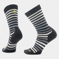 Skarpetki Smartwool Spruce Street Crew. Czarne skarpetki Smartwool, bez wzorów, z elastanu. Za 163.00 zł.